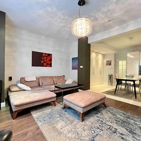 Perfectly Sumptuous Centre Apartment, 2-minute Walk From Vitosha Boulevard Appartement Sofia