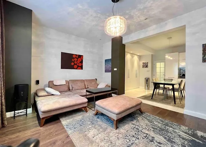 Perfectly Sumptuous Centre Apartment, 2-minute Walk From Vitosha Boulevard Apartament Sofia