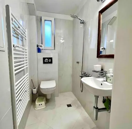 Perfectly Sumptuous Centre Apartment, 2-minute Walk From Vitosha Boulevard Sófia