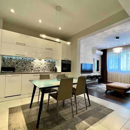 Perfectly Sumptuous Centre Apartment, 2-minute Walk From Vitosha Boulevard Apartament